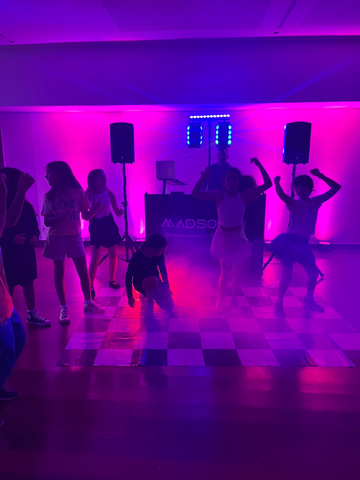 EFEITOS VISUAIS E ILUMINAÇÃO